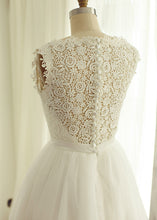 A-Line/Princess Lace Sleeveless Short Wedding Dresses with Beading
