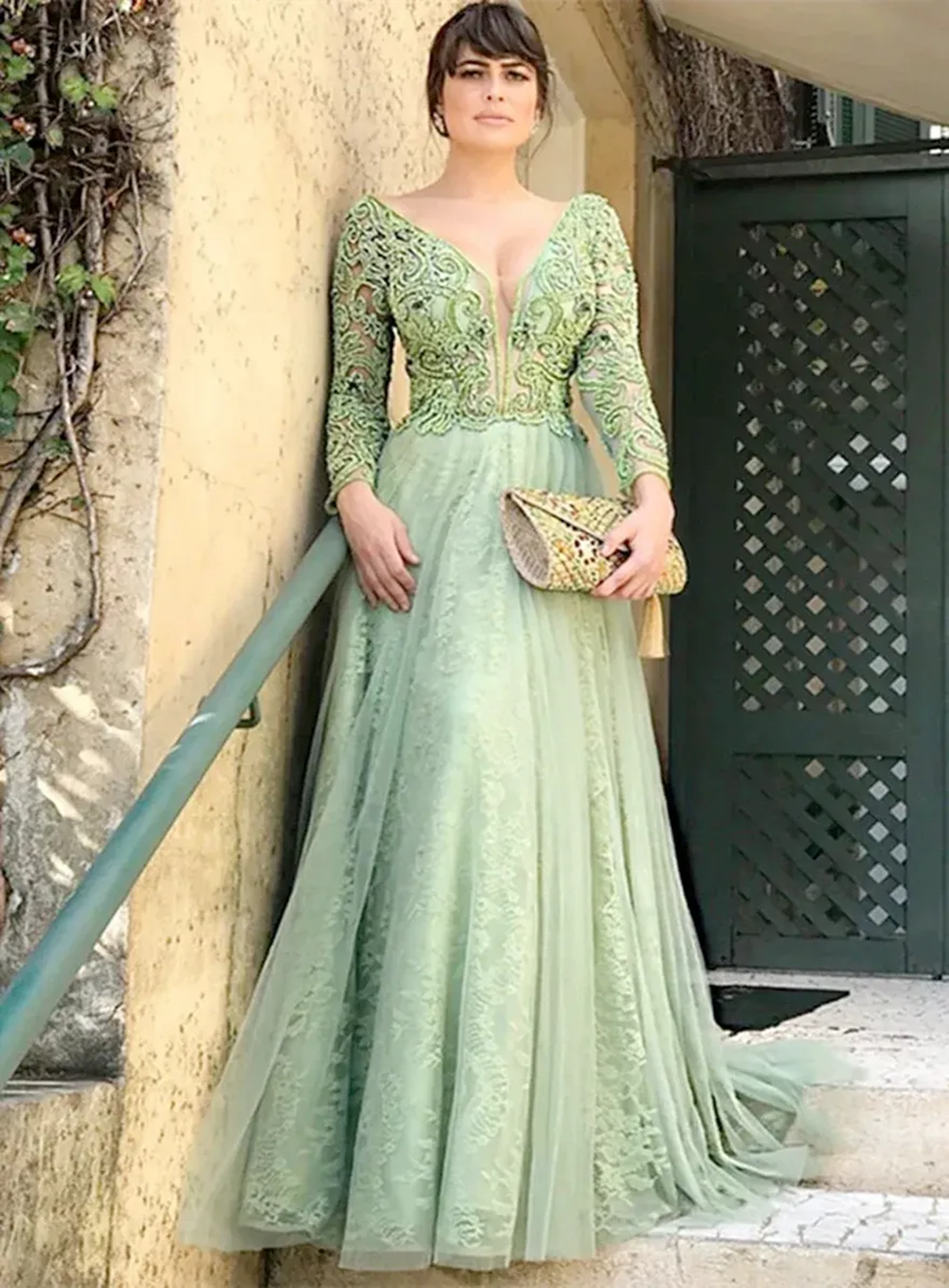V-Neck Long-Sleeve Green Lace Appliques Mother Of The Bride Dress Main image