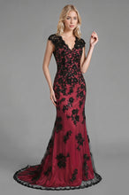 V-neck Lace Sleeveless Sweep Train Mother of the Bride Dresses