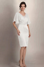 Sheath/Column V-neck Knee-Length Chiffon Glamorous Mother of the Bride Dress