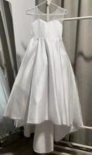 Round Neck A-line Tulle White Flower Girl Dress With Bows
