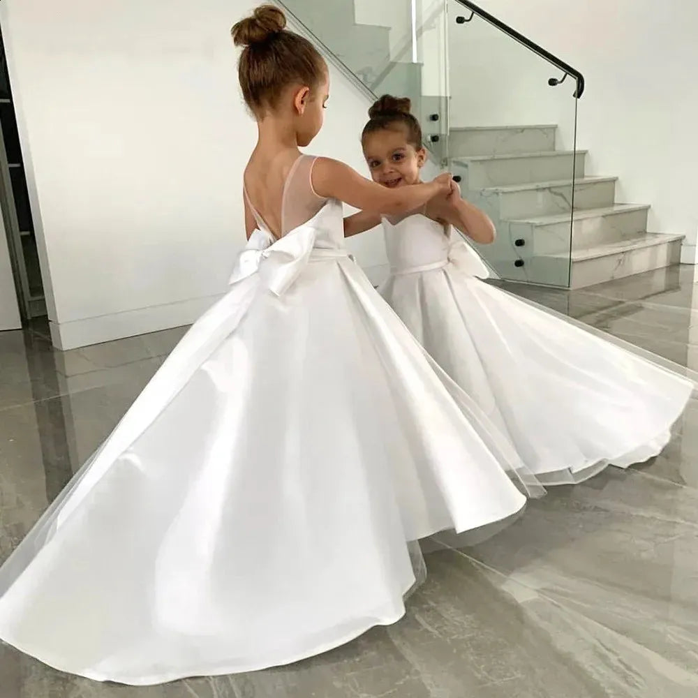 Round Neck A-line Tulle White Flower Girl Dress With Bows