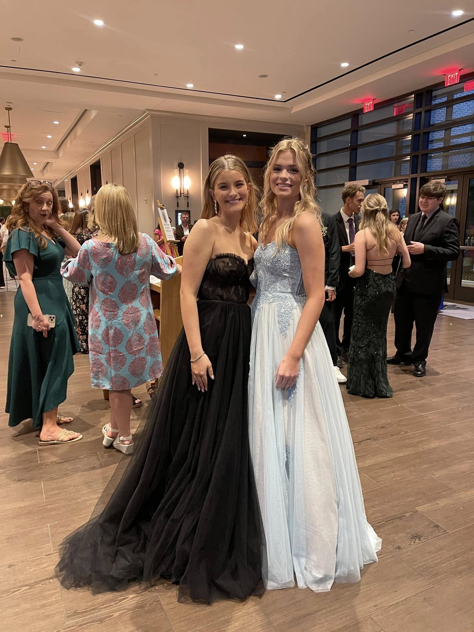 Black Tulle Strapless A-Line Long Prom Dresses With Appliques