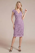 Elegant Lace V-neck Mother of the Bride Dresses