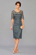 Sheath/Column Knee-length Lace Mother of the Bride Dresses with 1/2 Sleeves