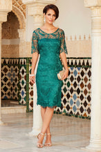Sheath/Column Knee-length Lace Mother of the Bride Dresses with 1/2 Sleeves