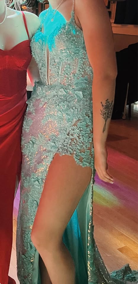 Heart-Shaped Neckline Thin Strap Lace Appliques Slit Prom/Evening Dress