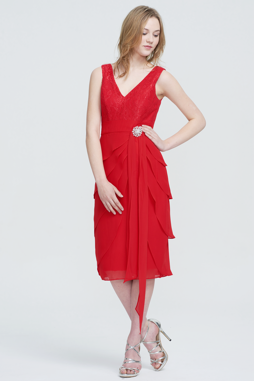 Sleeveless V-Neck Red Lace Cocktail Dress with Beaded Waist Detail Main image