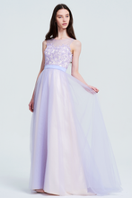 Scoop Neckline Sleeveless Tulle Prom Gown with Lace Appliques
