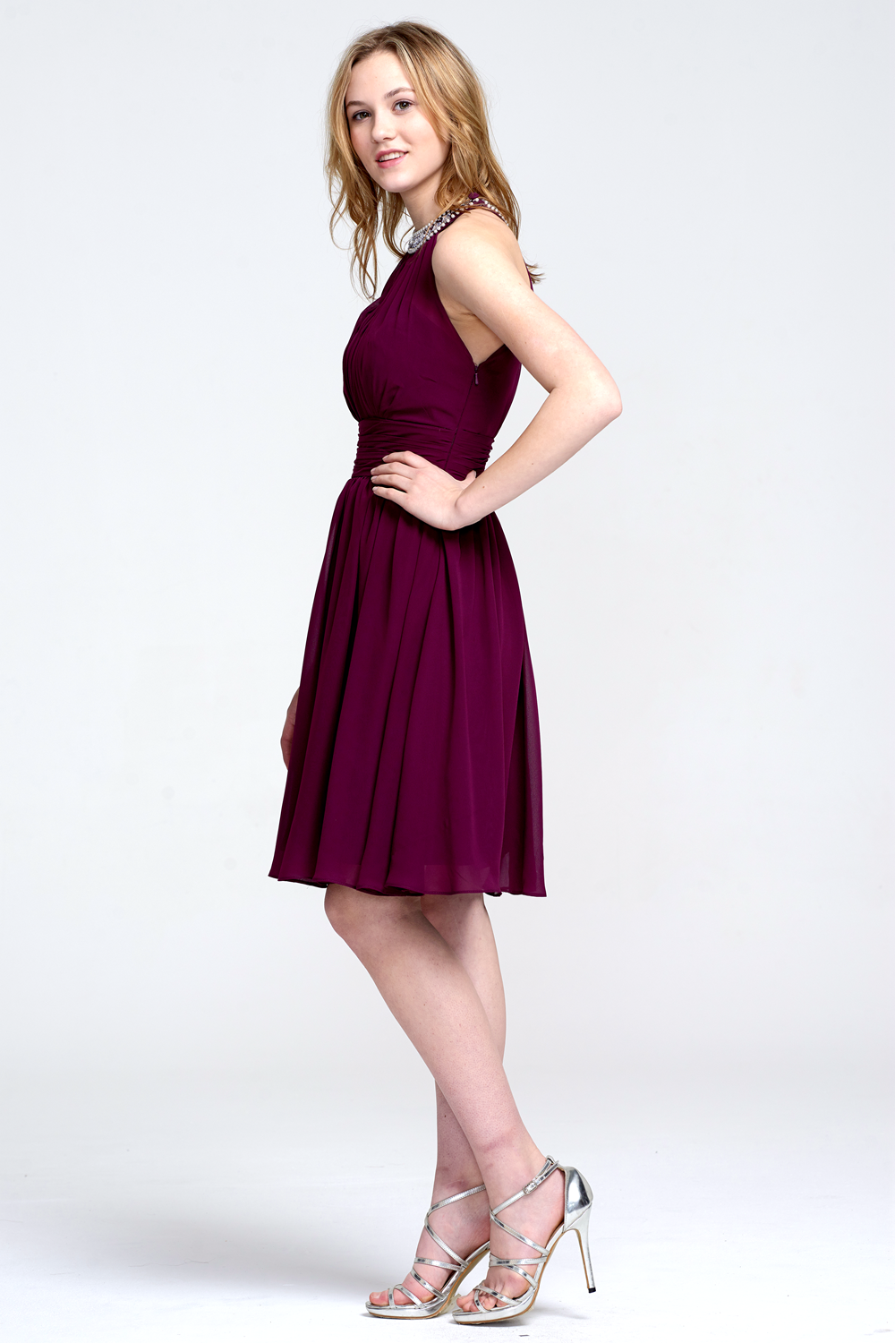 Burgundy Halter Neck Knee-Length Beaded Chiffon Cocktail Dress Secondary image