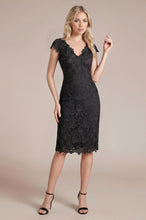 Elegant Lace V-neck Mother of the Bride Dresses