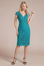 Elegant Lace V-neck Mother of the Bride Dresses