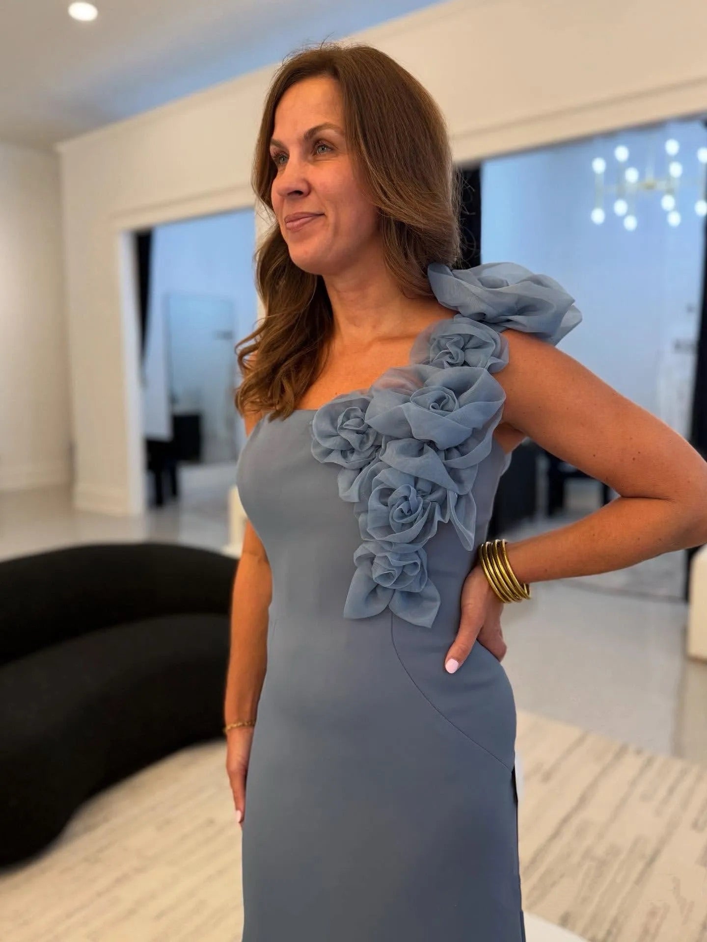 One-Shoulder Gray Blue Fitted Long Satin Mother Of The Bride Dress Secondary image