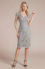 Elegant Lace V-neck Mother of the Bride Dresses