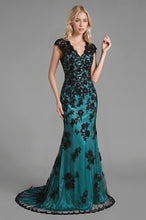 V-neck Lace Sleeveless Sweep Train Mother of the Bride Dresses