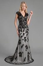 V-neck Lace Sleeveless Sweep Train Mother of the Bride Dresses