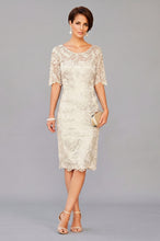 Sheath/Column Knee-length Lace Mother of the Bride Dresses with 1/2 Sleeves
