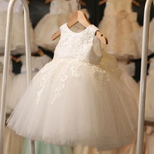 Round Neck Lace Tulle White Flower Girl Dresses