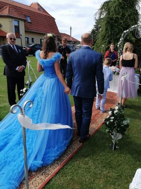 Off-the-Shoulder Tulle Ball Gown Prom Dress with 3D Flowers