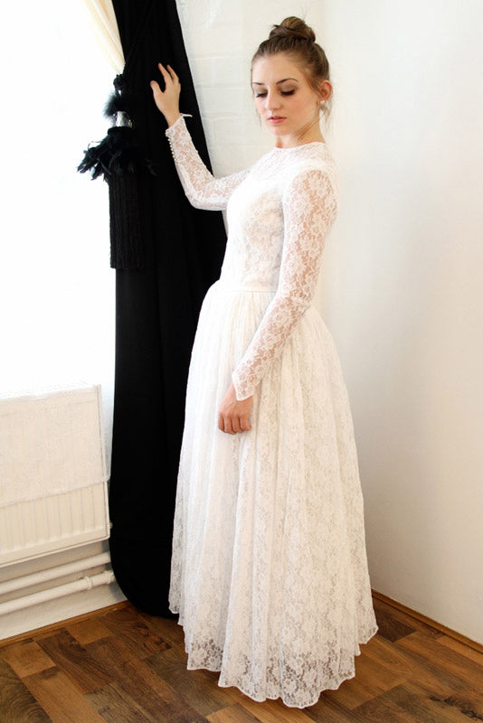 Vintage A-Line Lace Wedding Dresses with Long Sleeves