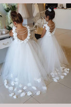 Princess Sweep Train Tulle/Lace Sleeveless Scoop Neck Flower Girl Dress With Flower(s)