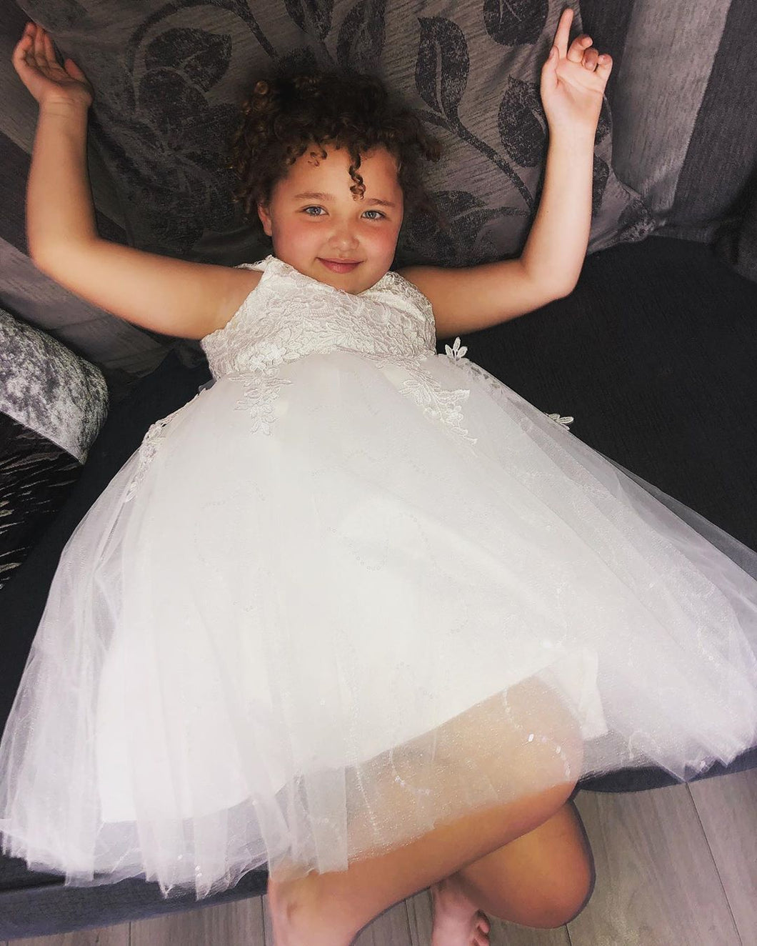 A-Line Tulle/Lace Scoop Neck Knee-length Flower Girl Dress