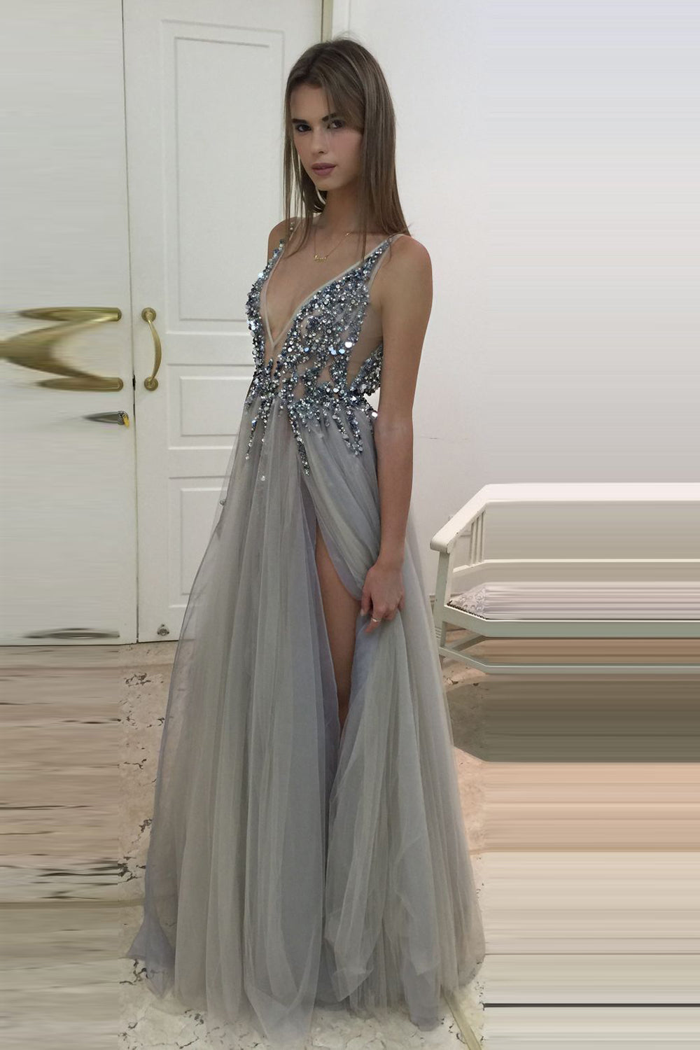 Princess V-Neck Tulle Beading Backless Prom Dresses Main image