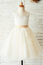 A-Line/Princess Knee-length Flower Girl Dress Sleeveless Scoop Neck With Appliques