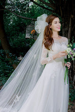 A-Line Long Sleeves Lace Applique Wedding Dresses