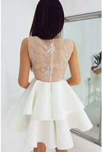 V-Neck Lace Appliques Short Homecoming Dresses