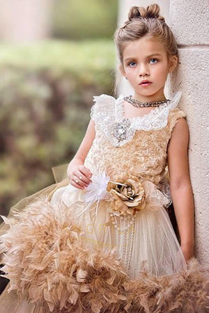 Vintage Lace Flower Girl Dresses with a Stunning Crystal