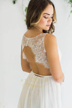 A-Line Scoop Sleeveless Wedding Dresses