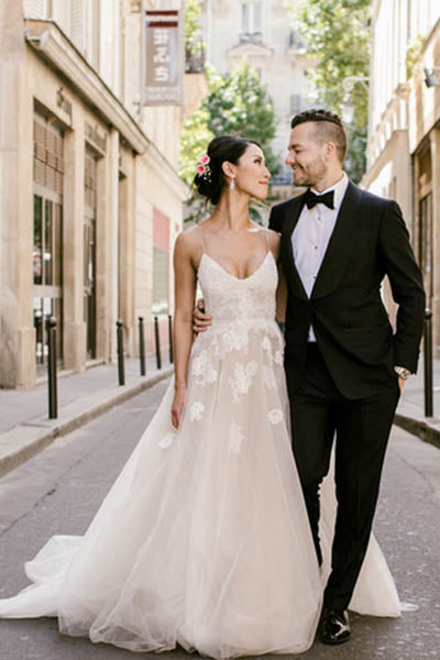 A-line/Princess Spaghetti Straps Lace Applique Wedding Dresses
