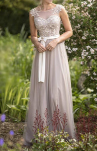 A-line/Princess Sleeveless Sash Long Tulle Bridesmaid Dresses