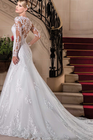 V-Neck Long Sleeves Wedding Dresses with Lace Appliques