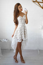 Elegant Spaghetti Straps Lace Homecoming Dresses