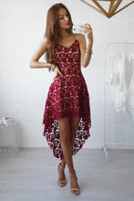 Elegant Spaghetti Straps Lace Homecoming Dresses