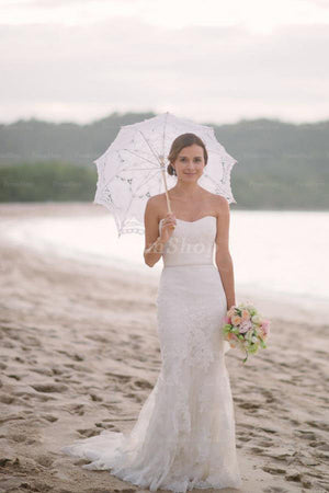 Trumpet/Mermaid Sweetheart Court Train Lace Wedding Dress