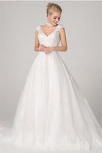 Ball-Gown/Princess V-neck Long Train Tulle Wedding Dress with Lace
