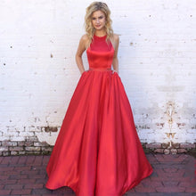 Ball-Gown/Princess Halter Neck Floor-Length Tulle Prom Dresses