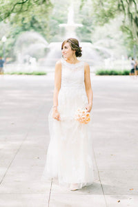 Scoop Neck Lace Wedding Dress with Sleeveless