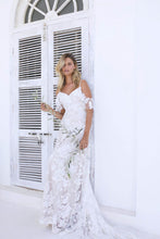 Off-the-Shoulder Court Train Lace Wedding Dress