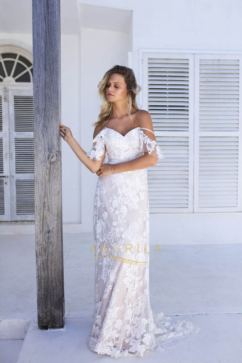 Off-the-Shoulder Floral Lace Mermaid Wedding Dress with Court Train