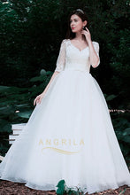 Ball-Gown V-neck Lace Wedding Dress with 1/2 Sleeves