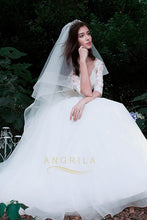 Ball-Gown V-neck Lace Wedding Dress with 1/2 Sleeves