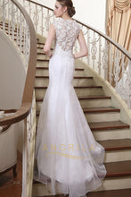 Trumpet/Mermaid Court Train Lace Wedding Dress