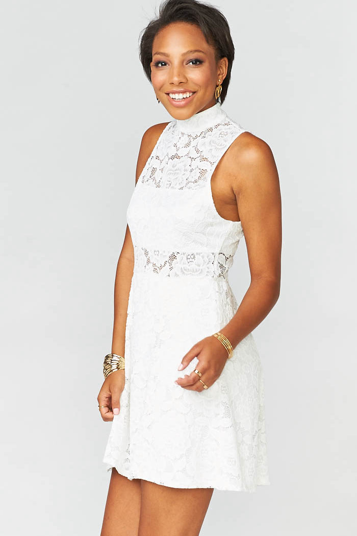 Sheath/Column High Neck Lace Short Cocktail Dresses Main image