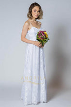Sheath/Column Spaghetti Straps Lace Wedding Dress