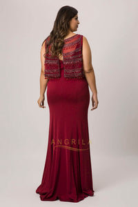 Sheath/Column Scoop Neck Plus Size Prom Dress with Beading