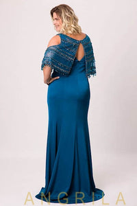 Sheath/Column Scoop Neck Plus Size Prom Dress with Beading